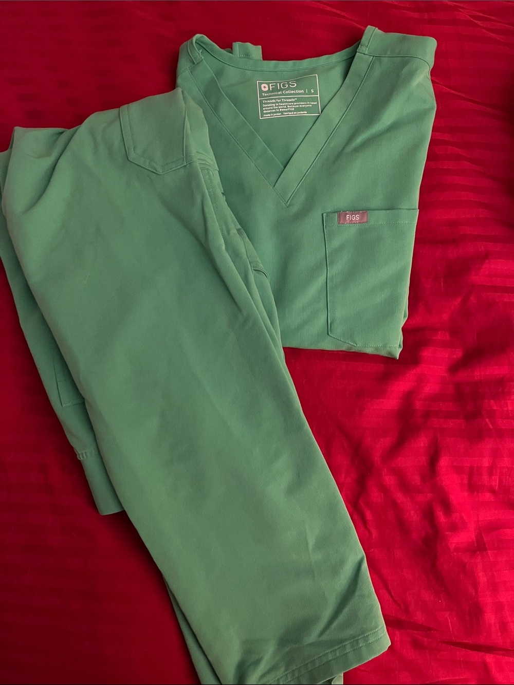 Figs Women's Scrub Set in Green